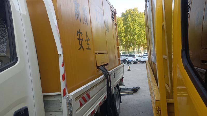 淇滨如何判断柴油发电机组和UPS电源的切换时间是否符合要求？